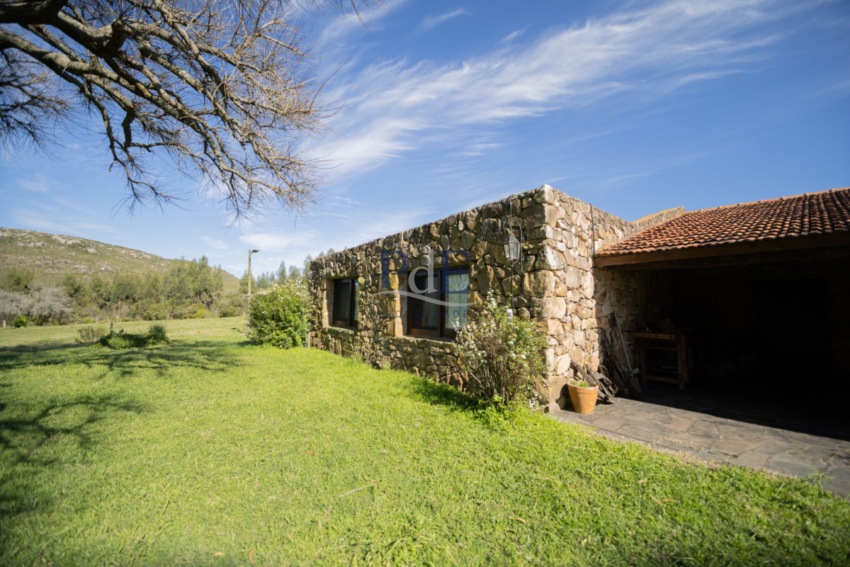 Campo en venta | 95 ha ganaderas, casa de piedra y casa de personal. Ubicación: Pueblo Edén, Maldonado