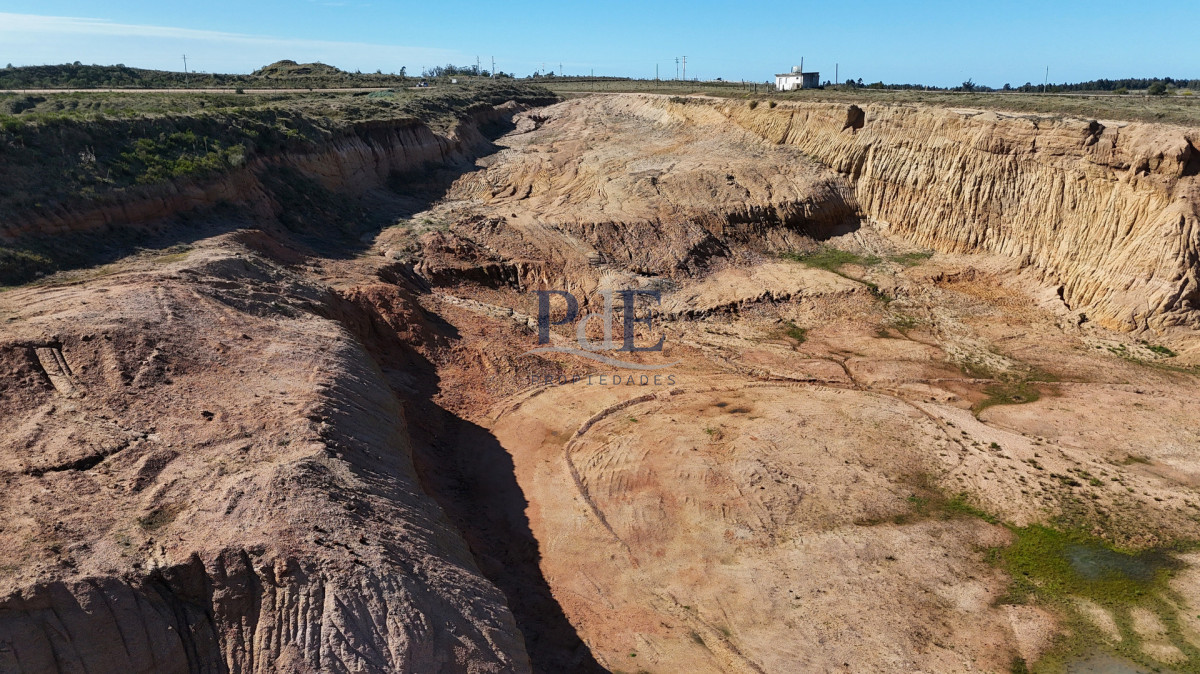 Cantera de Balasto en Garzón | 61 ha con permiso de explotación · Excelente inversión - Imagen 3