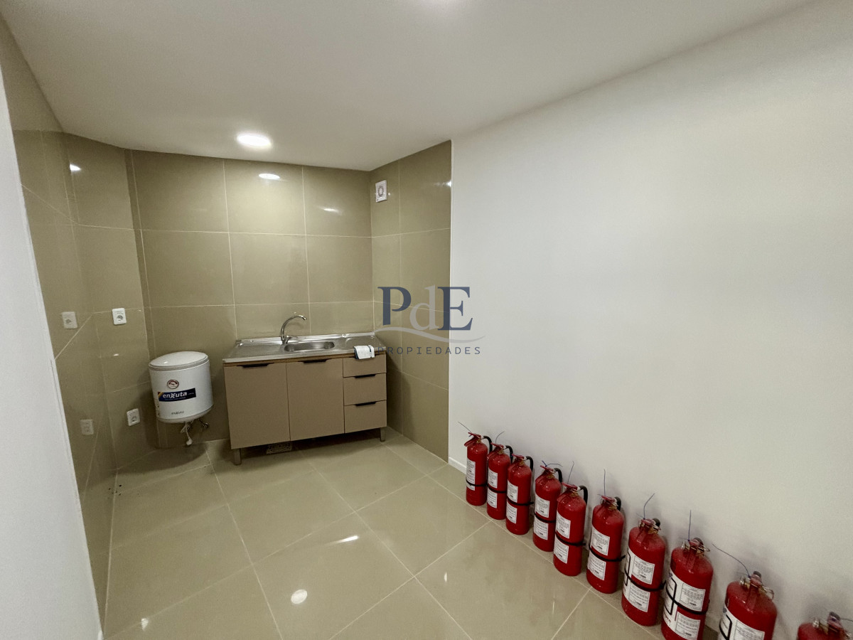 LOCAL COMERCIAL EN VENTA YO  ALQUILER - Imagen 11
