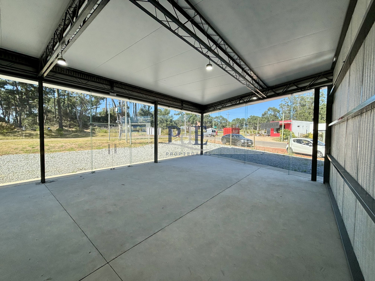 LOCAL COMERCIAL EN VENTA YO  ALQUILER - Imagen 3