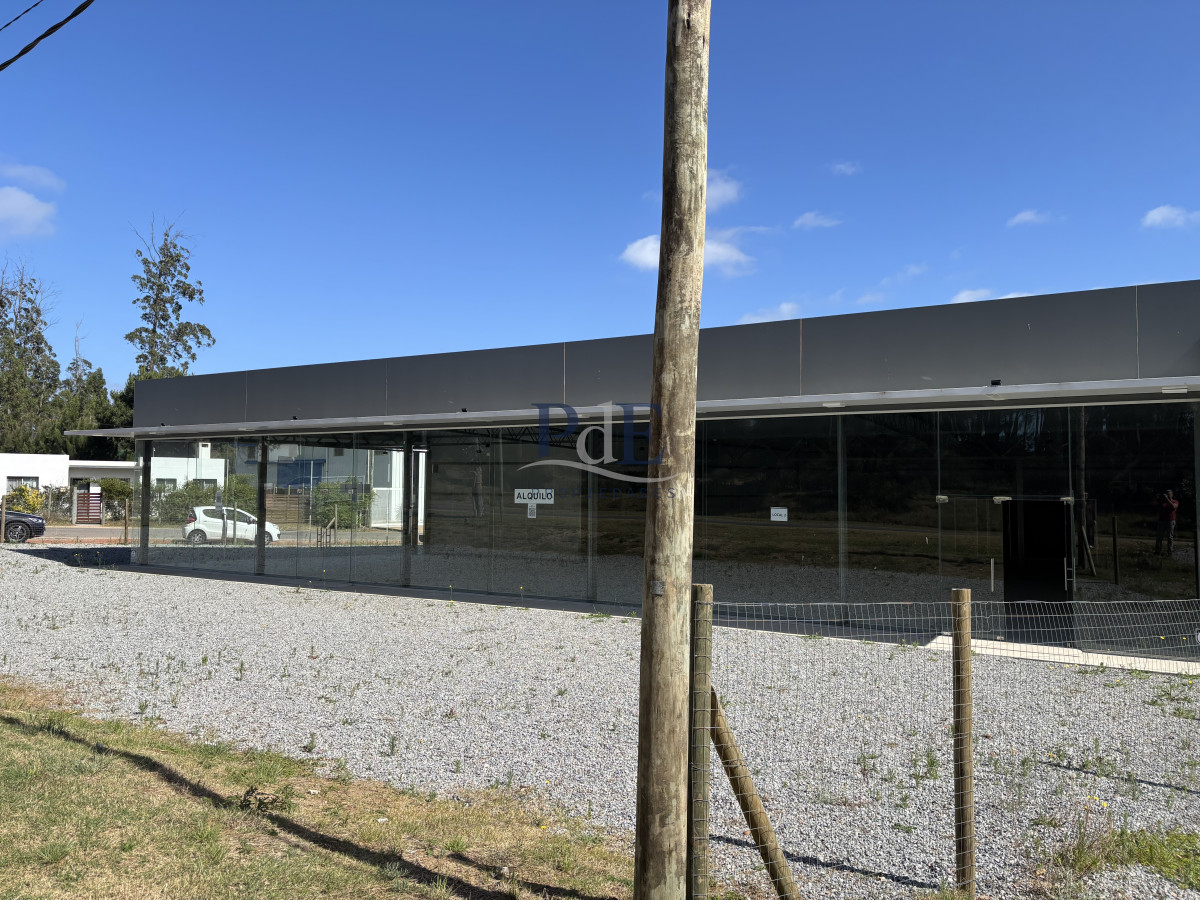 LOCAL COMERCIAL EN VENTA YO  ALQUILER - Imagen 4