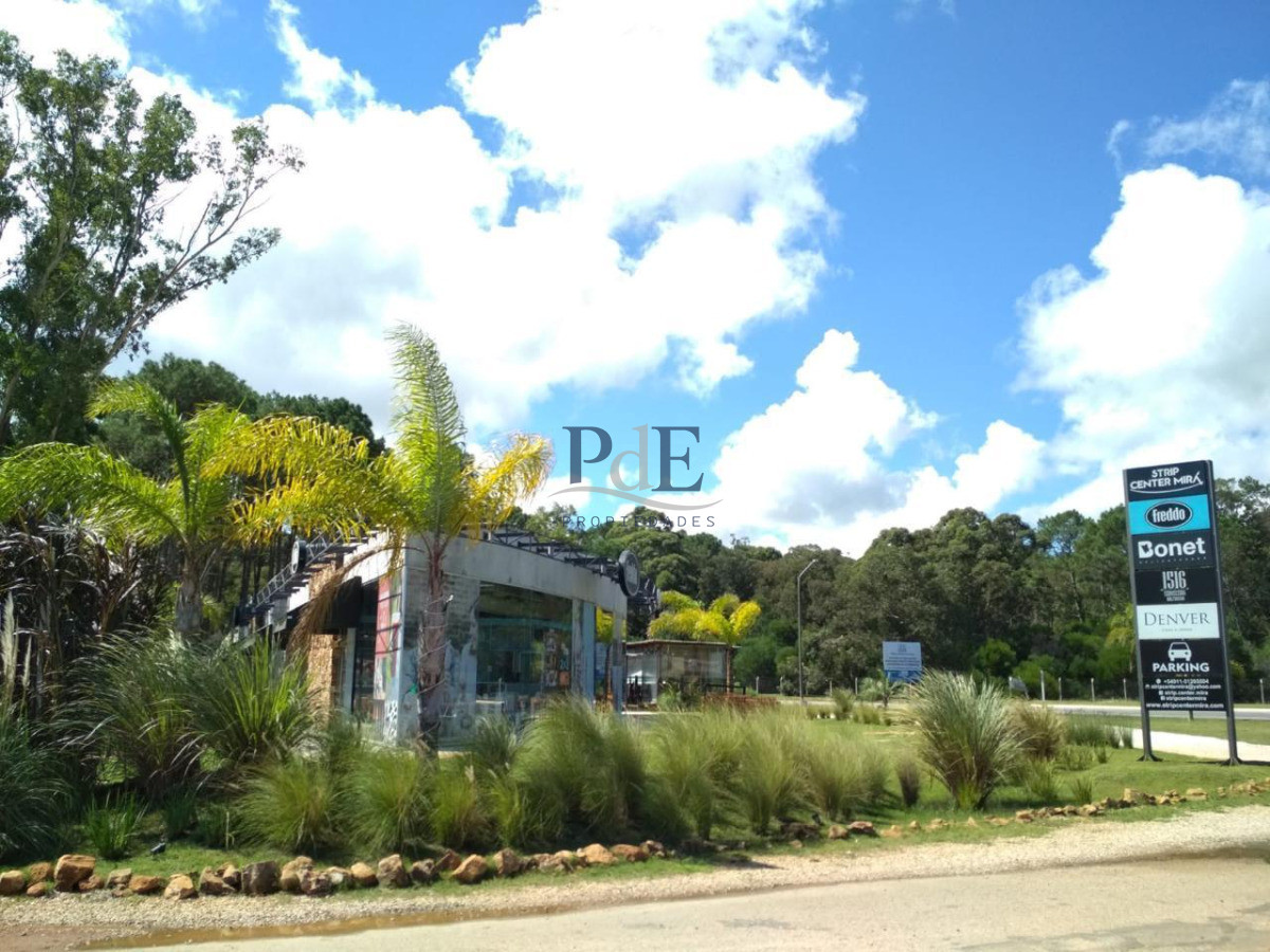 Local en venta | Streep Center Mirá, centro comercial con seis locales, 2.456 m², a 100 m del mar. Ubicación: Portezuelo, Punta Ballena - Imagen 3
