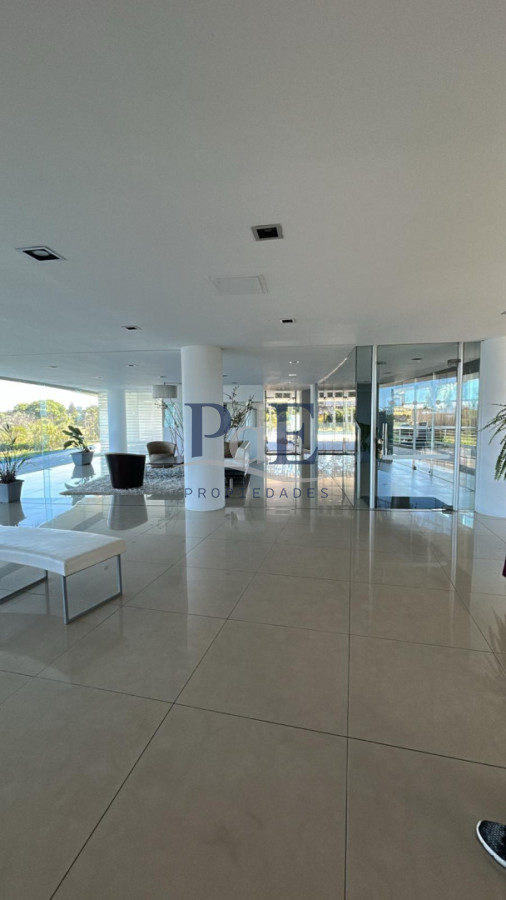 Apartamento en venta | Frente al mar, 3 dormitorios, 2 baños, parada 39 Playa Mansa. Ubicación: Maldonado - Imagen 11