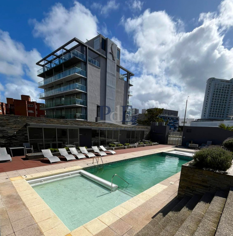 Apartamento en alquiler | 2 dormitorios y medio, Torre del Mar. Ubicación: Pine Beach, Punta del Este - Imagen 7
