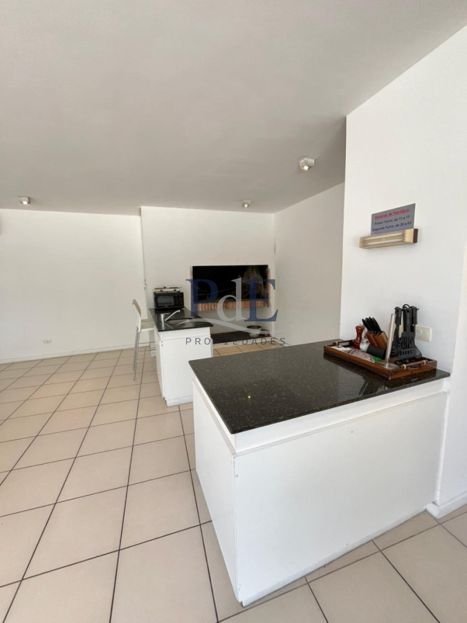 Apartamento en alquiler | 2 dormitorios y medio, Torre del Mar. Ubicación: Pine Beach, Punta del Este - Imagen 20