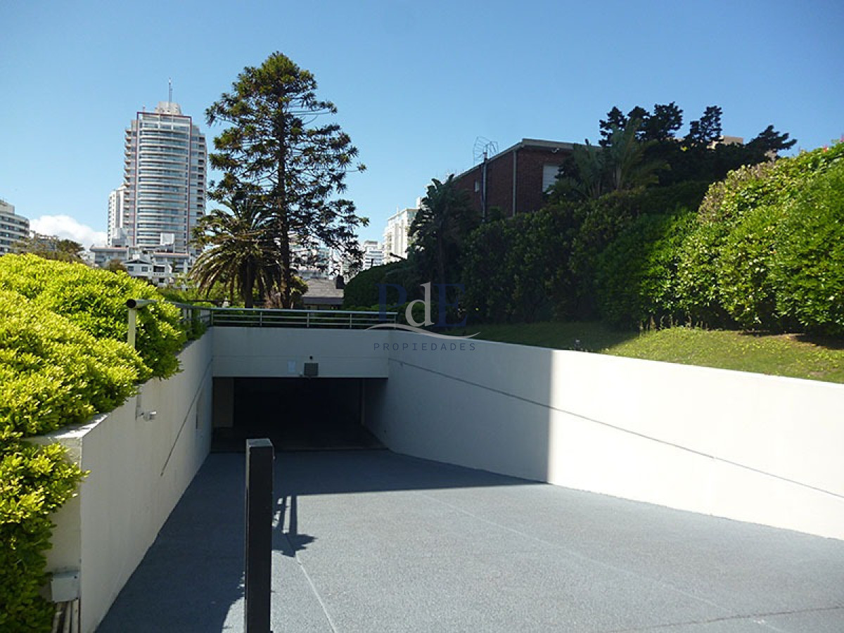 Apartamento en venta | The Forest Tower I, piso alto, 3 dormitorios, 2 suites, amoblado, a 50 m del mar. Ubicación: Aidy Grill, Punta del Este - Imagen 41