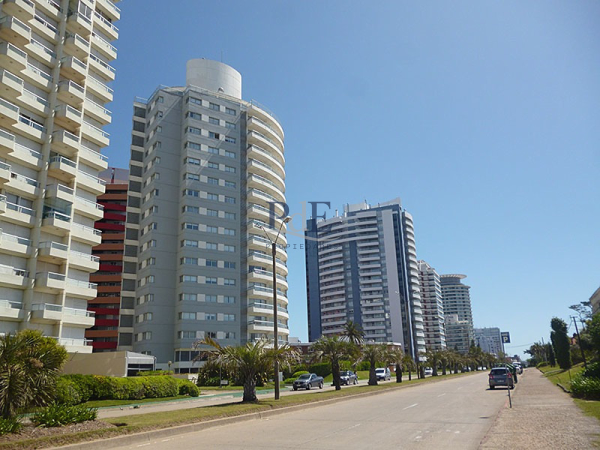 Apartamento en alquiler | 3 dormitorios, 2 suites, The Forest Tower I, a 50 m del mar. Aidy Grill, Punta del Este - Imagen 31