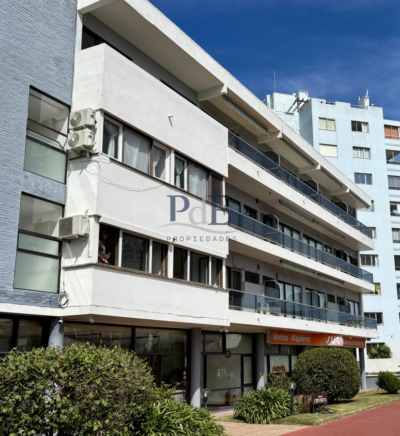 Apartamento en alquiler | Monoambiente en alquiler anual, a 100 m de Playa Brava. Ubicación: Aidy Grill, Punta del Este - Imagen 4