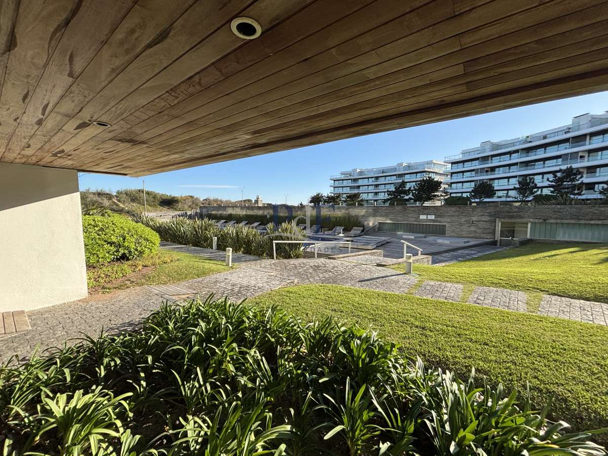 Apartamento en venta | Frente al mar, 3 suites, amoblado, parada 28. Ubicación: Brava, Punta del Este - Imagen 11