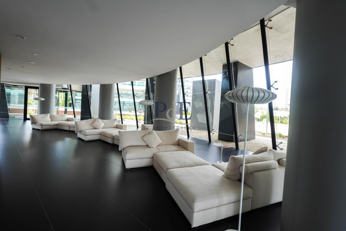 Piso alto con vista panorámica, Avenida Chiverta 3 dorm 3 baños más toilette. - Imagen 44