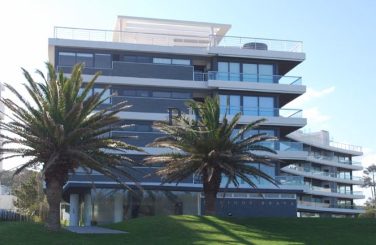 Apartamento en alquiler | 3 suites, frente al mar, Marigot Brava. Ubicación: Rincón del Indio, Punta del Este - Imagen 1