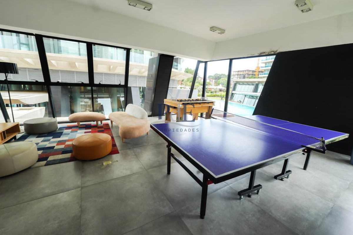 Piso alto con vista panorámica, Avenida Chiverta 3 dorm 3 baños más toilette. - Imagen 39