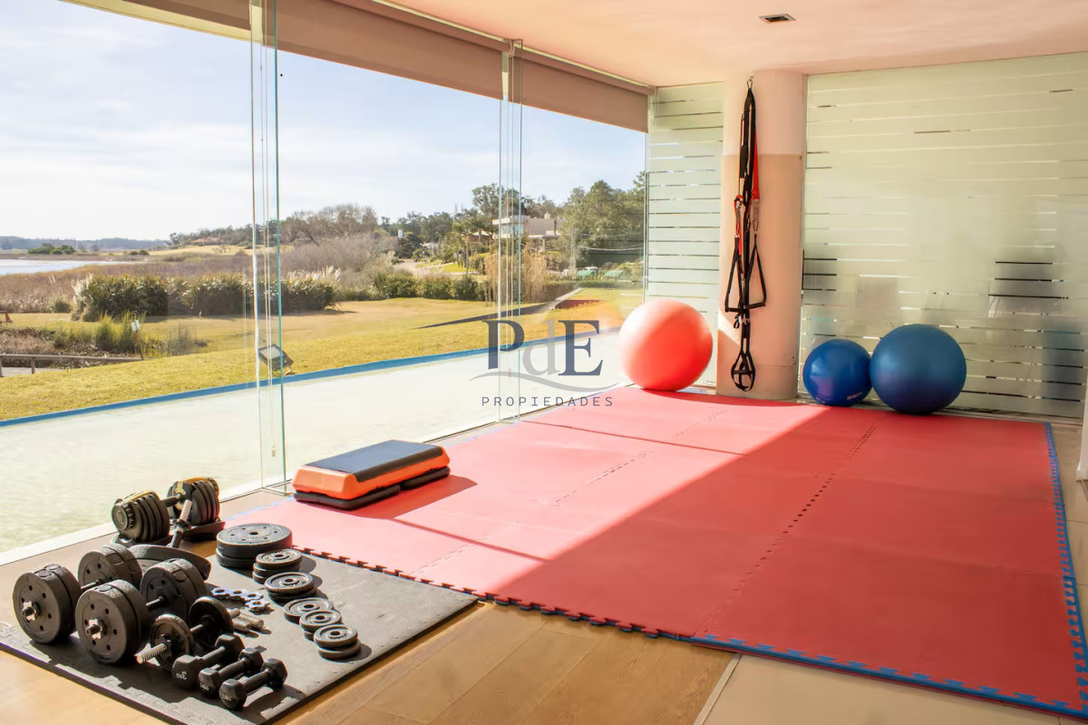 Apartamento en venta | Frente al mar, 3 dormitorios, 2 baños, parada 39 Playa Mansa. Ubicación: Maldonado - Imagen 30