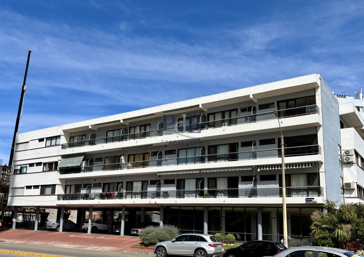Apartamento en alquiler | Monoambiente en alquiler anual, a 100 m de Playa Brava. Ubicación: Aidy Grill, Punta del Este - Imagen 6