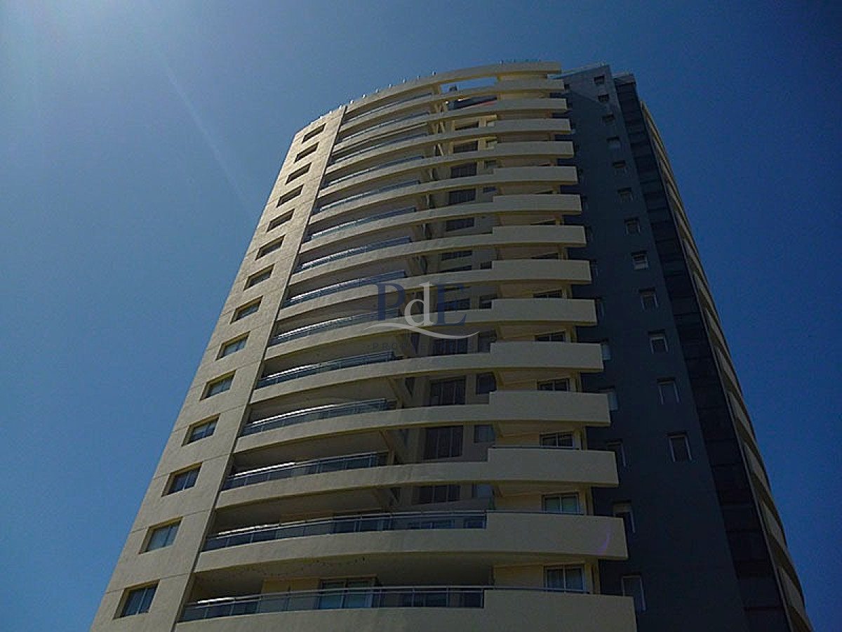 Apartamento en alquiler | 3 dormitorios, 2 suites, The Forest Tower I, a 50 m del mar. Aidy Grill, Punta del Este - Imagen 4