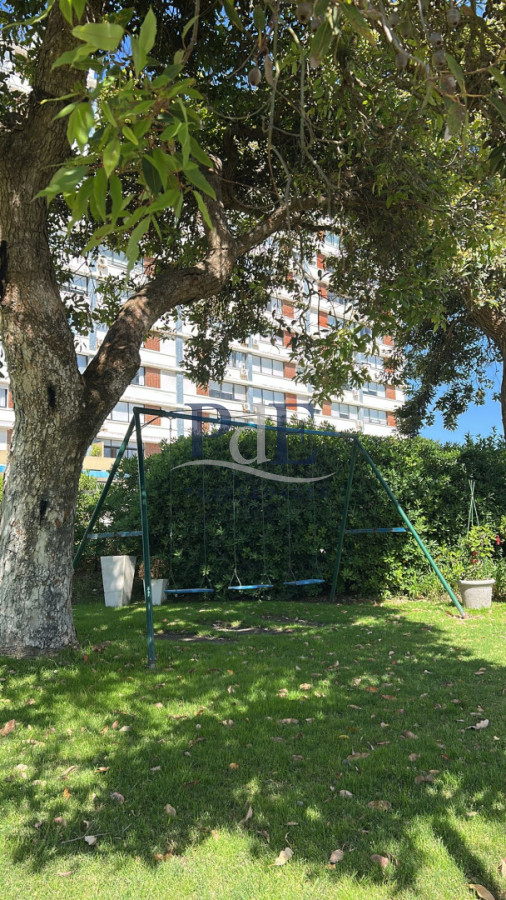 Apartamento a 50 metros de Playa Brava - Imagen 1