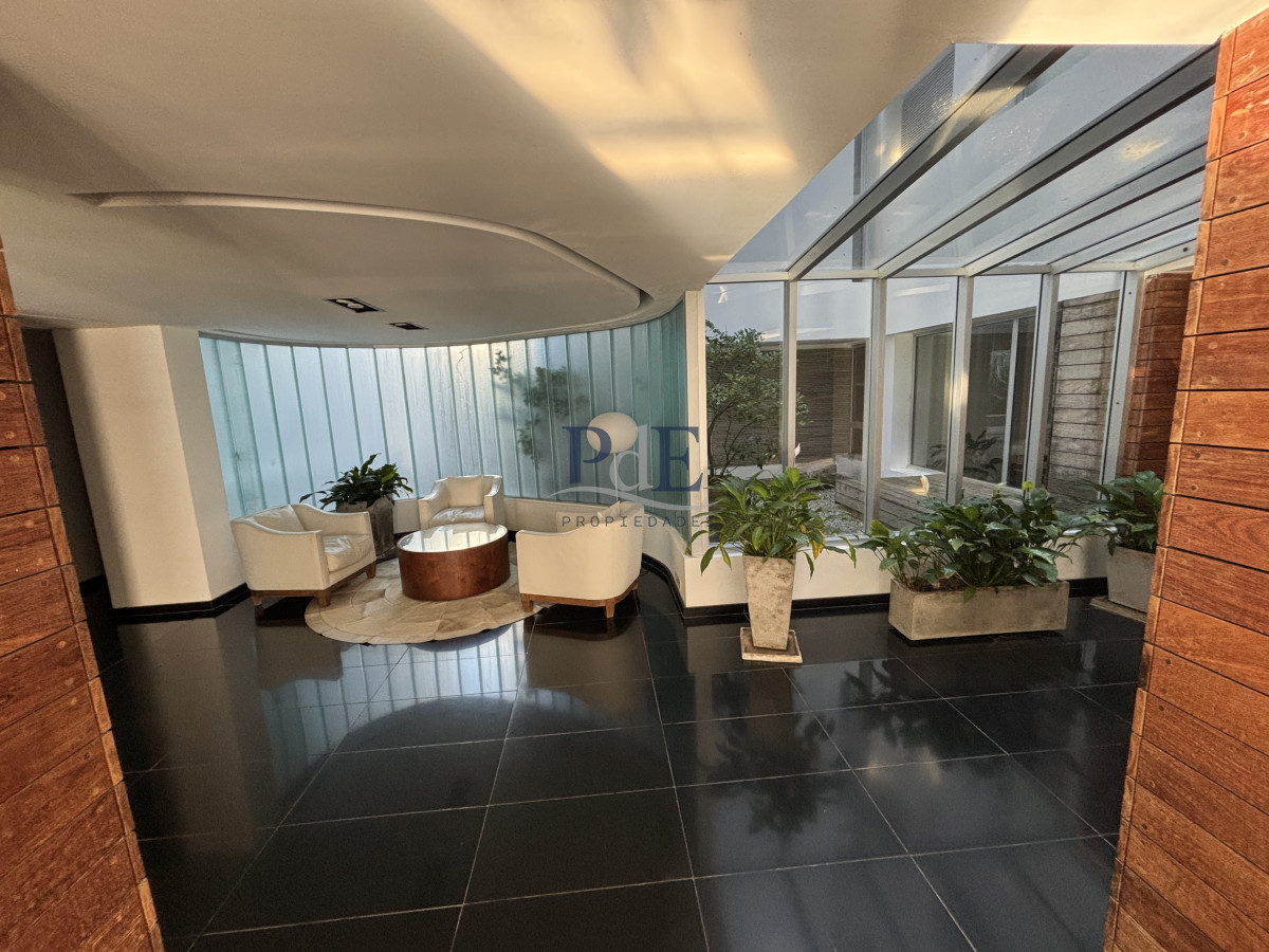 Apartamento en venta | Frente al mar, 3 suites, amoblado, parada 28. Ubicación: Brava, Punta del Este - Imagen 4
