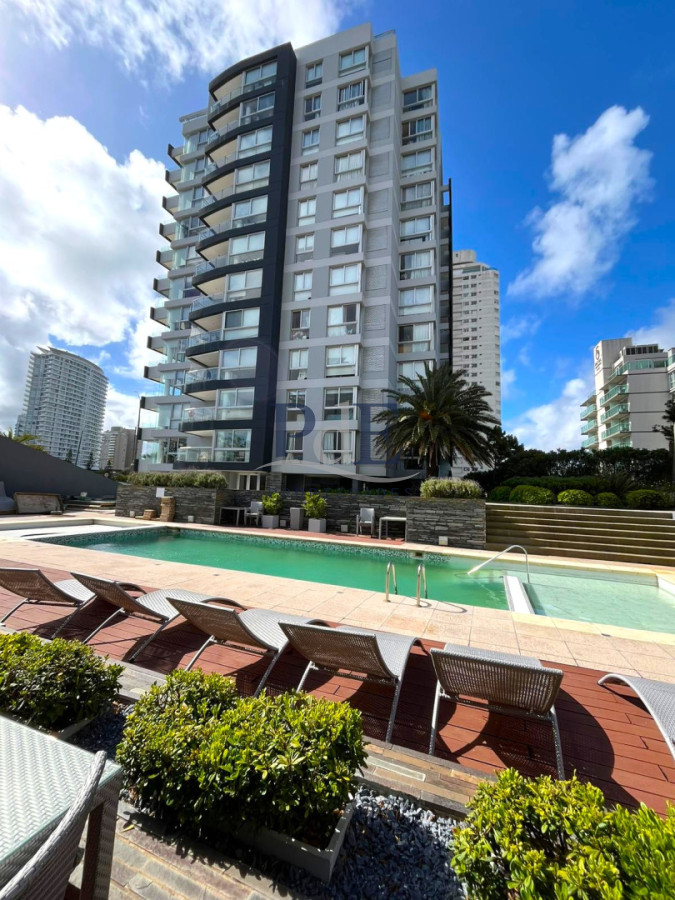 Apartamento en alquiler | 2 dormitorios y medio, Torre del Mar. Ubicación: Pine Beach, Punta del Este - Imagen 10