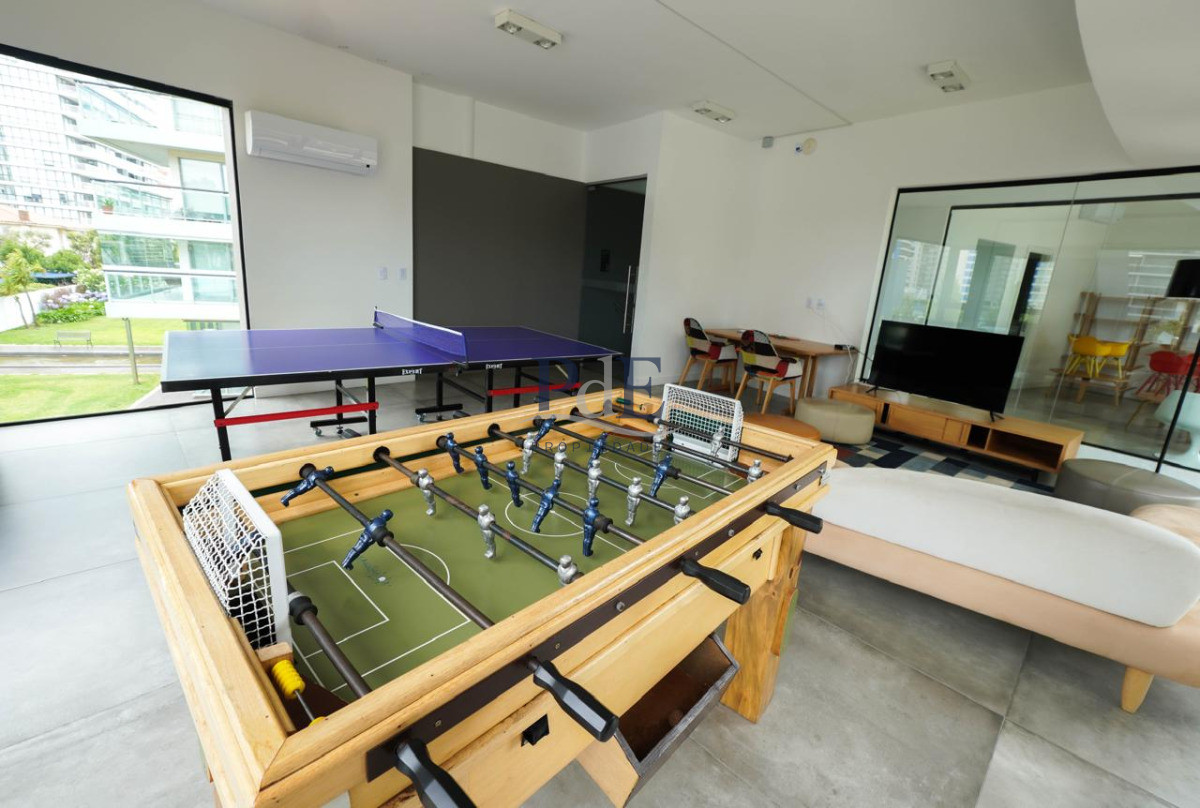 Piso alto con vista panorámica, Avenida Chiverta 3 dorm 3 baños más toilette. - Imagen 38