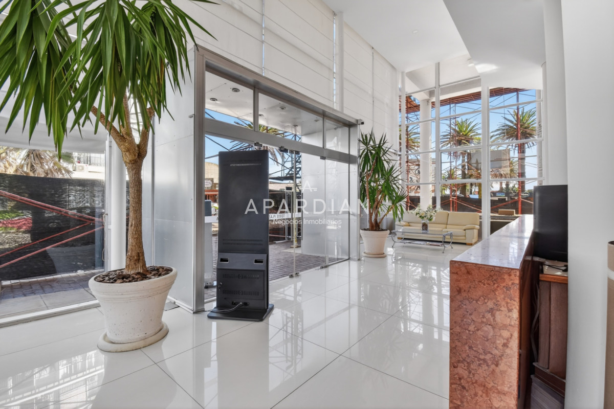 Apartamento ID.21099532 - VENTA APARTAMENTO REMODELADO 2 D 2 B EN PENINSULA