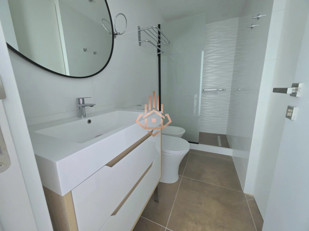 Apartamento en venta 2 dormitorios en Torres del este