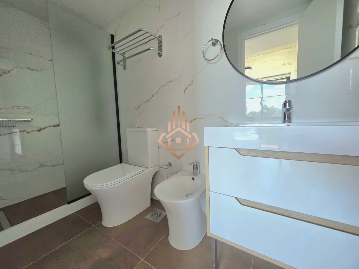 Apartamento en venta 2 dormitorios en Torres del este