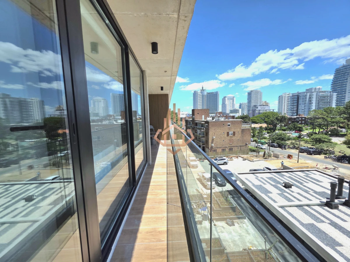 Apartamento en venta 2 dormitorios en Torres del este