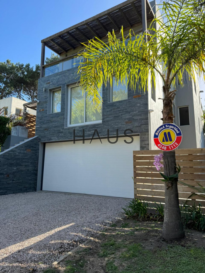 Casa ID.516 - Moderna casa en Montoya, a pasos del mar y de todos los servicios