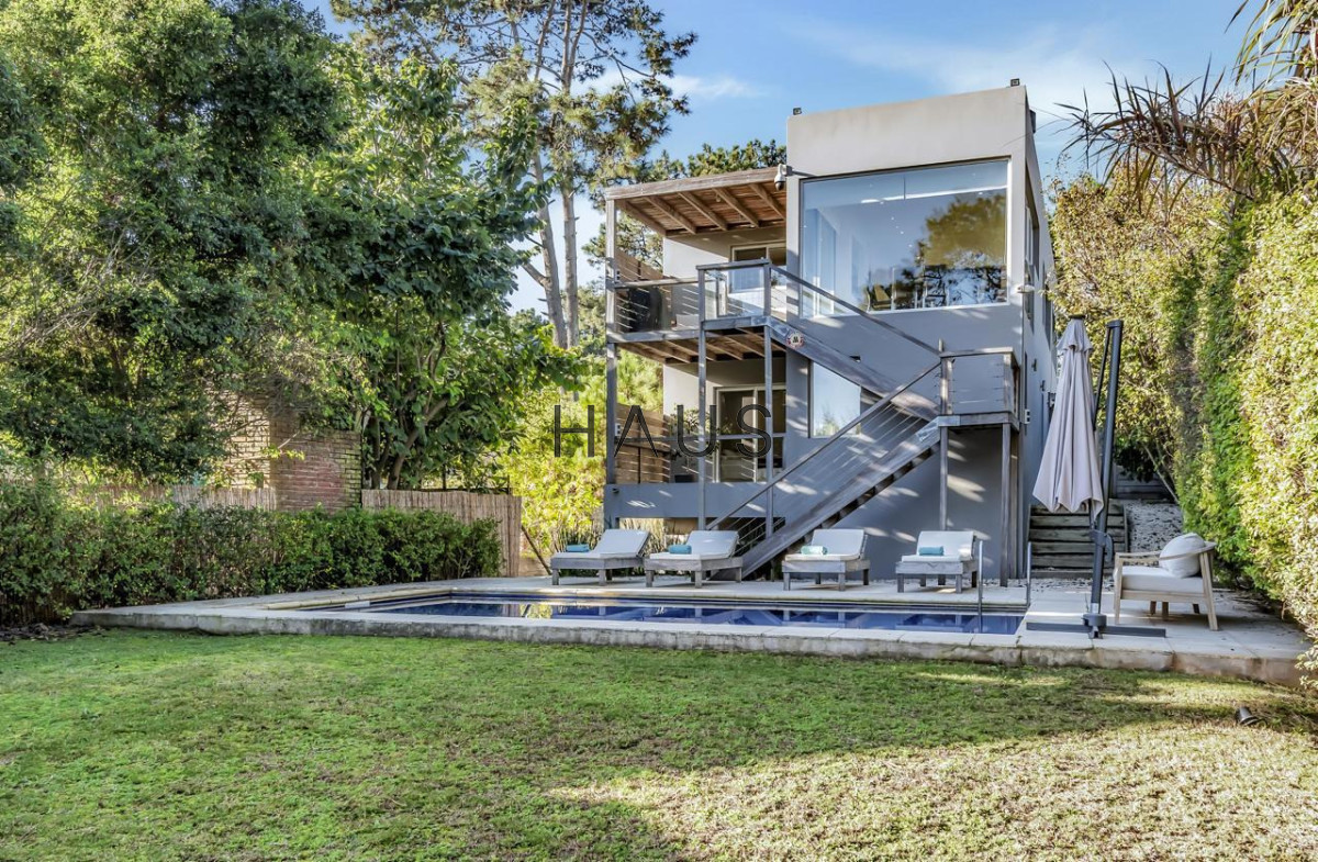 Casa ID.516 - Moderna casa en Montoya, a pasos del mar y de todos los servicios