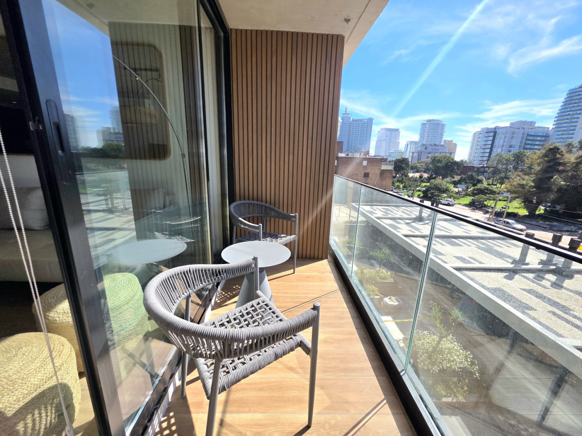 Apartamento ID.21098767 - VENTA 1 DORM AMUEBLADO EN TORRES DEL ESTE 