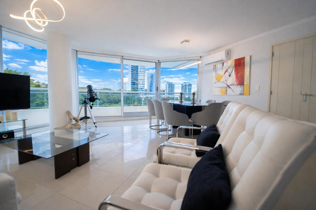 Apartamento ID.21098749 - Venta 3 suites mas dependencia en ocean drive 1