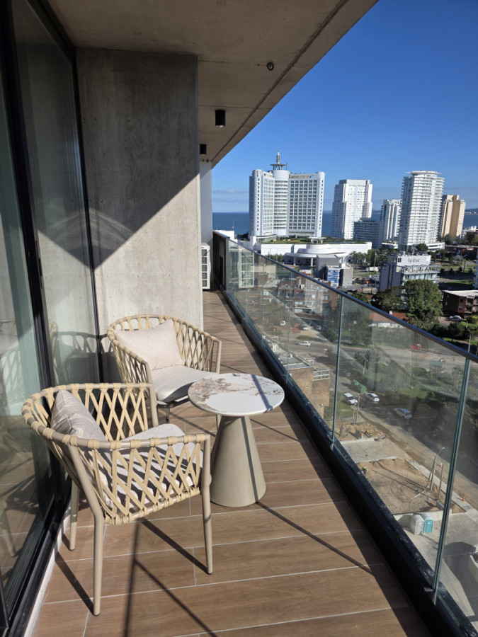 Apartamento ID.21098764 - VENTA UNIDAD ESQUINERA EN TORRES DEL ESTE PISO ALTO