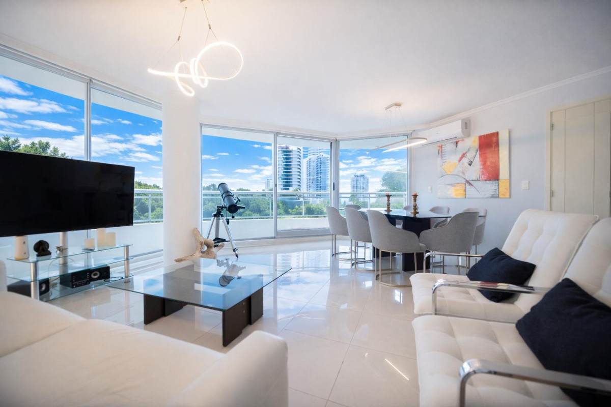 Apartamento ID.21098749 - Venta 3 suites mas dependencia en ocean drive 1
