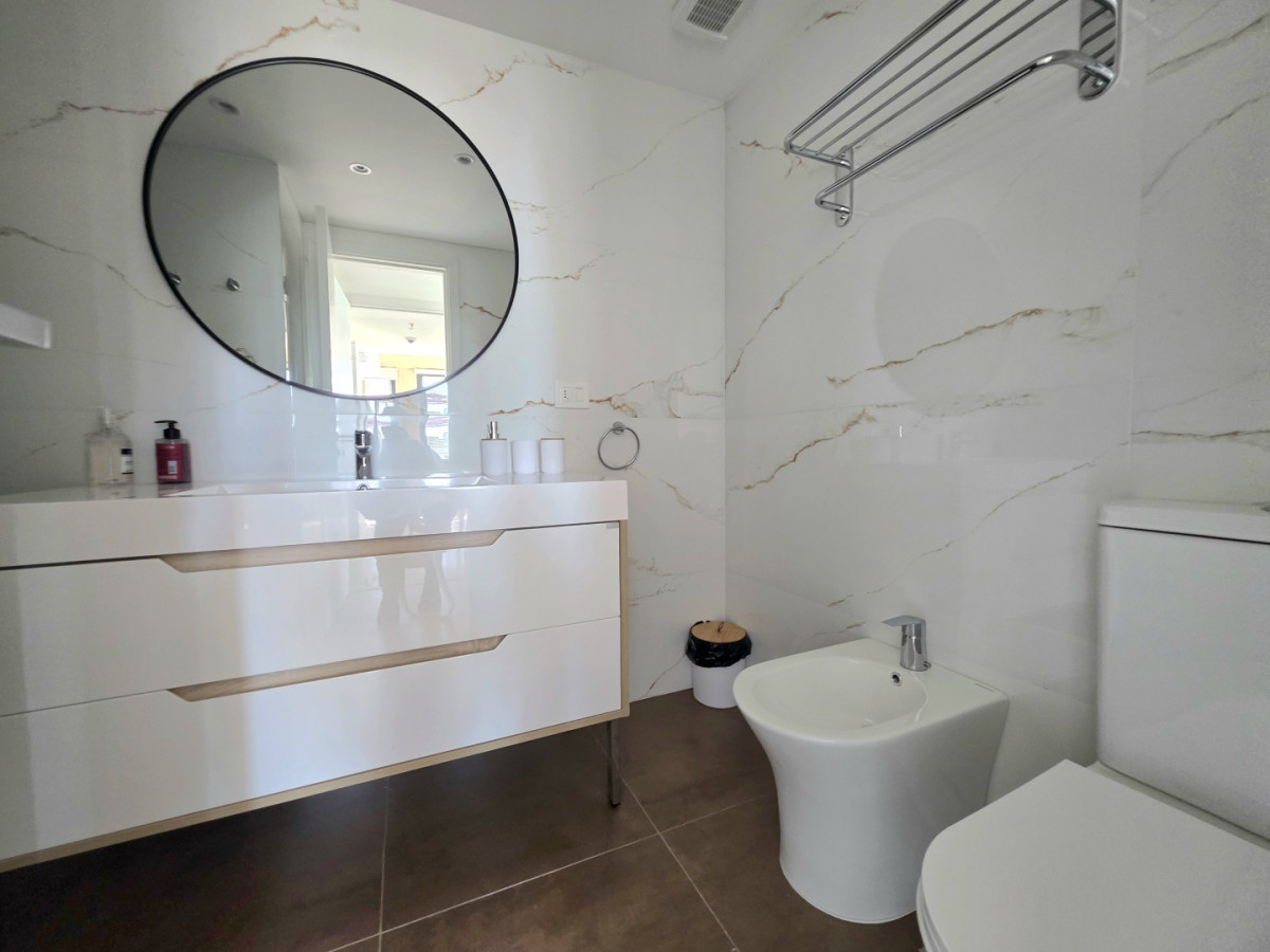 Apartamento ID.21098764 - VENTA UNIDAD ESQUINERA EN TORRES DEL ESTE PISO ALTO