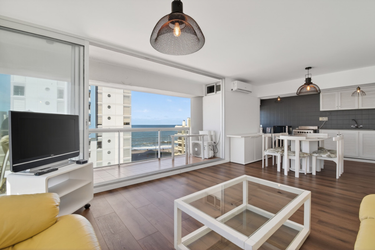 Apartamento ID.21098778 - VENTA APARTAMENTO REMODELADO 2 D 2 B EN PENINSULA