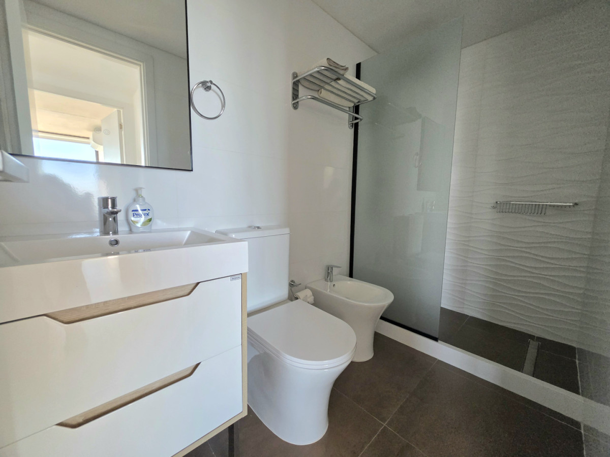Apartamento ID.21098764 - VENTA UNIDAD ESQUINERA EN TORRES DEL ESTE PISO ALTO