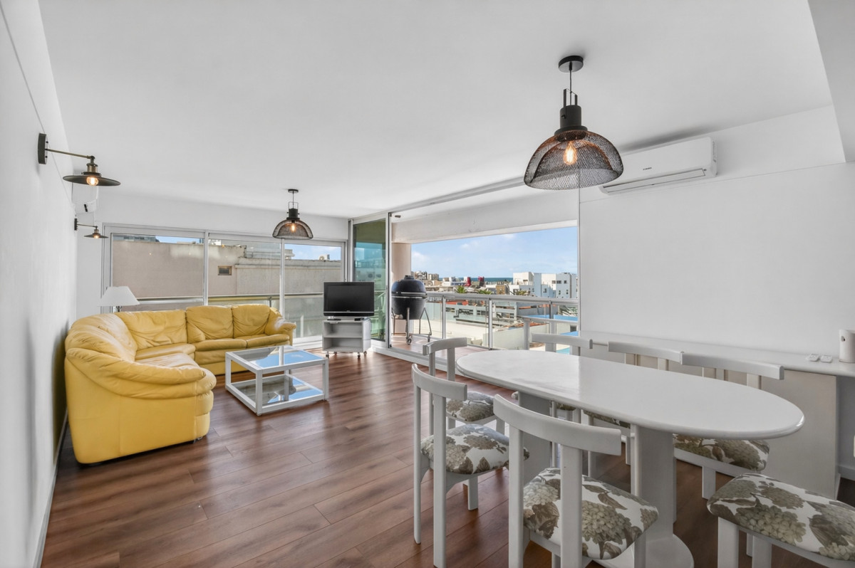 Apartamento ID.21098778 - VENTA APARTAMENTO REMODELADO 2 D 2 B EN PENINSULA
