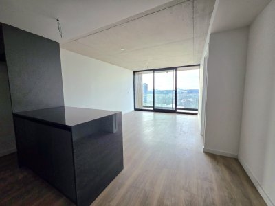 Venta 1 dorm piso alto en torres del este