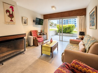 VENTA APARTAMENTO TIPO CASA EN PRIMERA LINEA DE PLAYA MANSA 