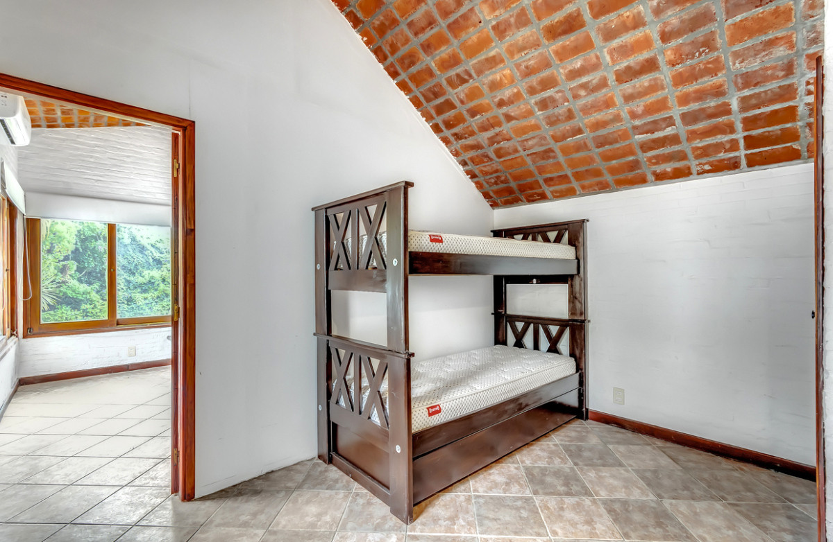 Casa ID.21097671 - Casa en venta 6 dormitorios 