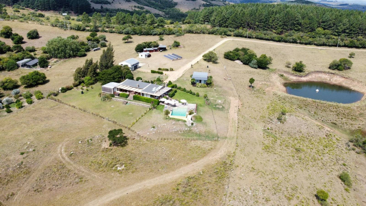 Chacra ID.21093936 - CHACRA EN VENTA EN SIERRAS DE MALDONADO 3 DORMITORIOS MAS CASA DE CASEROS