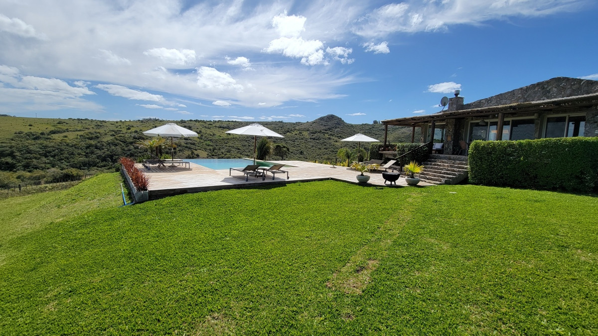 Chacra ID.21093936 - CHACRA EN VENTA EN SIERRAS DE MALDONADO 3 DORMITORIOS MAS CASA DE CASEROS