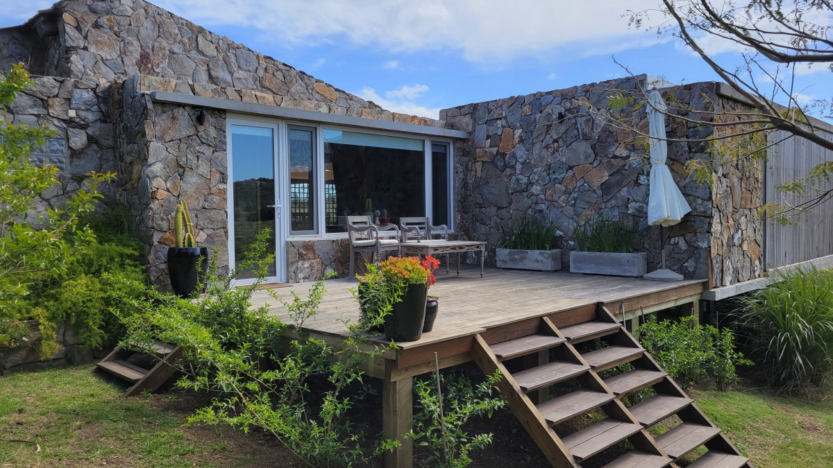 Chacra ID.21093936 - CHACRA EN VENTA EN SIERRAS DE MALDONADO 3 DORMITORIOS MAS CASA DE CASEROS