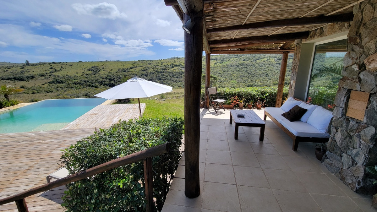 Chacra ID.21093936 - CHACRA EN VENTA EN SIERRAS DE MALDONADO 3 DORMITORIOS MAS CASA DE CASEROS