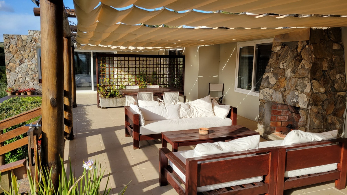 Chacra ID.21093936 - CHACRA EN VENTA EN SIERRAS DE MALDONADO 3 DORMITORIOS MAS CASA DE CASEROS