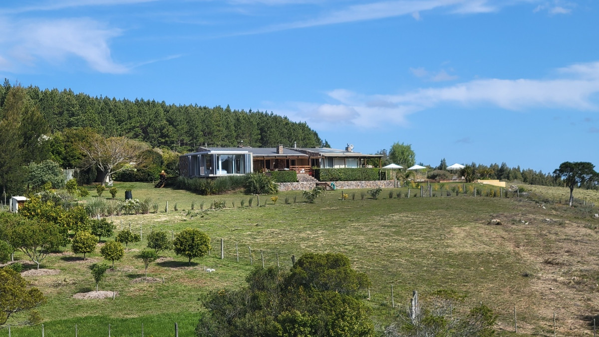 Chacra ID.21093936 - CHACRA EN VENTA EN SIERRAS DE MALDONADO 3 DORMITORIOS MAS CASA DE CASEROS