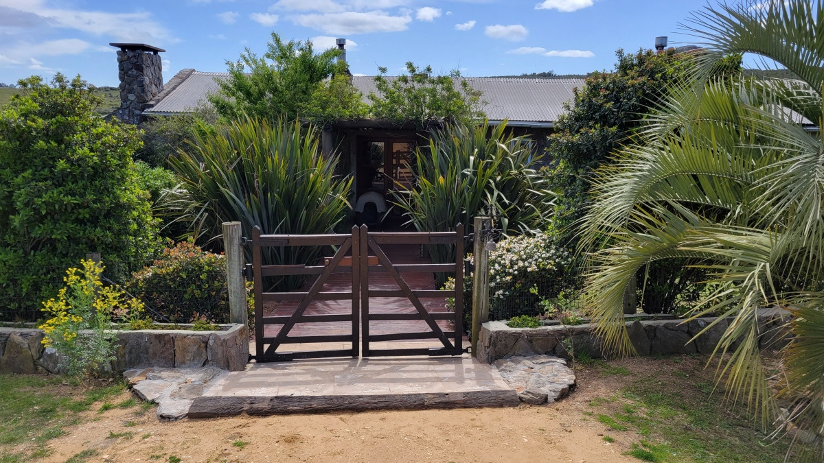 Chacra ID.21093936 - CHACRA EN VENTA EN SIERRAS DE MALDONADO 3 DORMITORIOS MAS CASA DE CASEROS