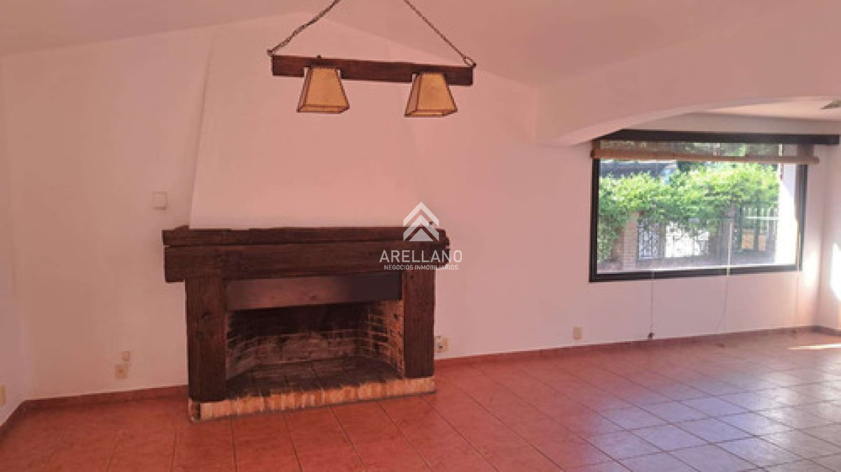 Casa ID.6087 - Venta Casa En Punta Del Este Con Amplios Espacios