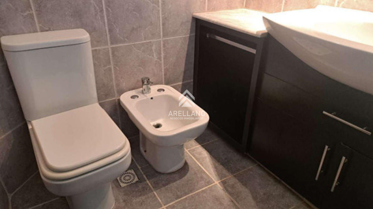 Casa ID.6087 - Venta Casa En Punta Del Este Con Amplios Espacios