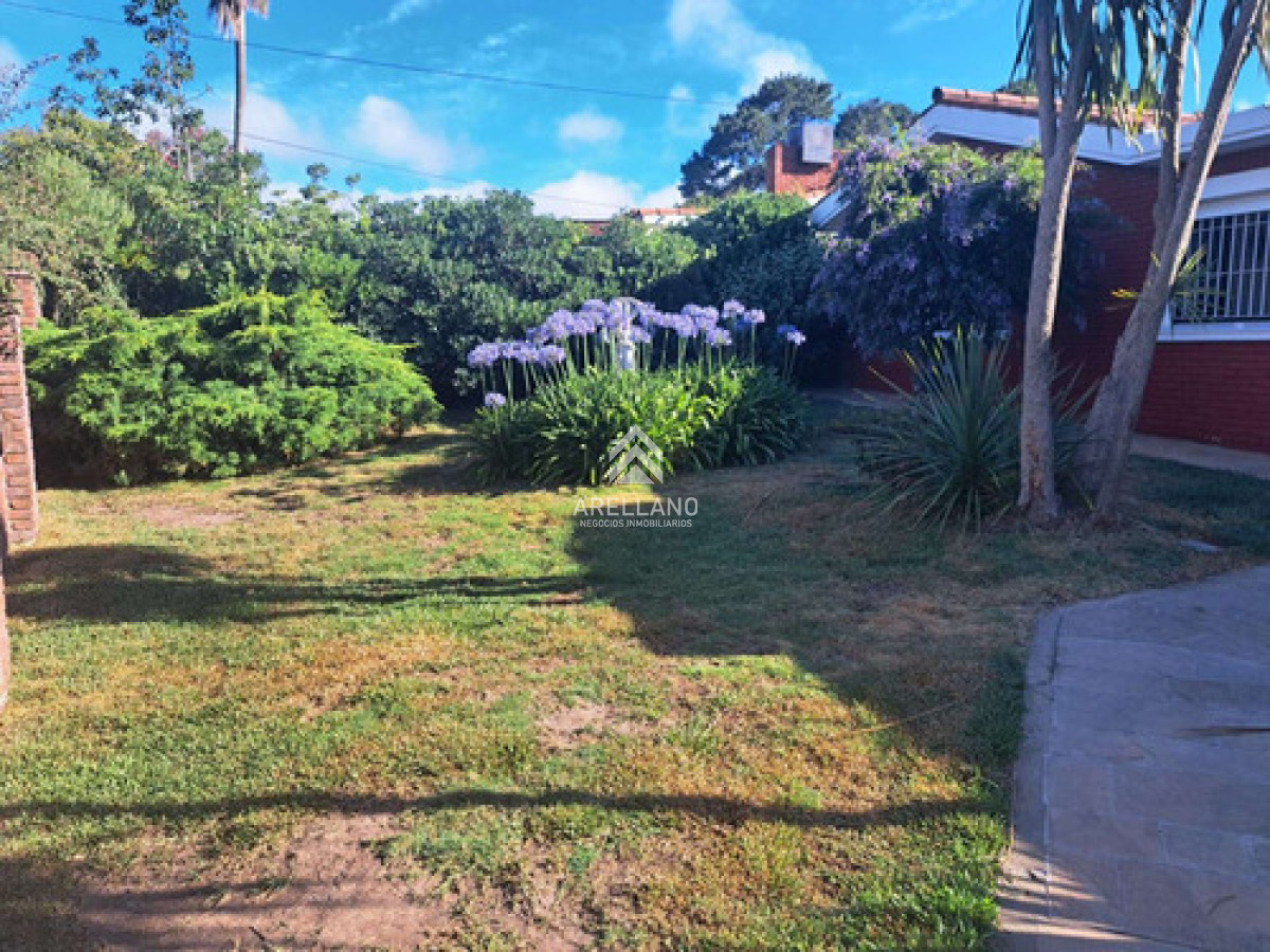 Casa ID.6087 - Venta Casa En Punta Del Este Con Amplios Espacios